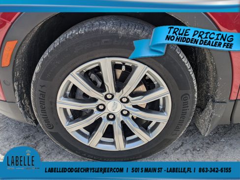 Used 2022 Cadillac XT4 Premium Luxury w/ Enhanced Visibility Package FWD image 11
