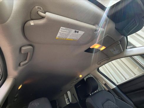 Used 2024 Nissan Pathfinder SV image 14