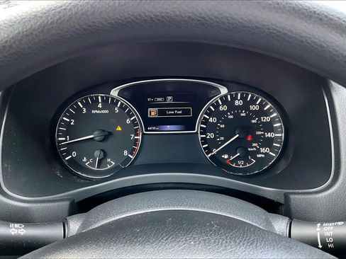 Used 2020 Nissan Pathfinder S image 13