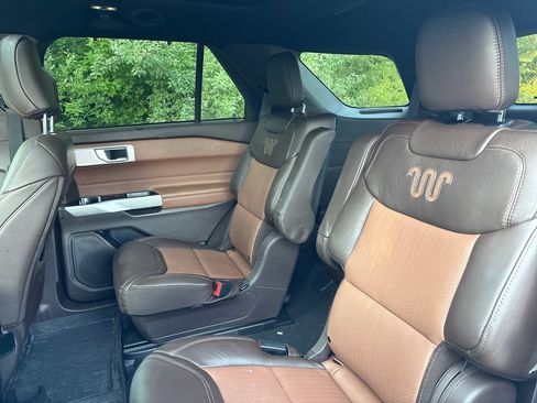 Used 2024 Ford Explorer King Ranch w/ Technology Package AWD/4WD image 12