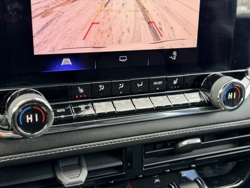 Certified 2023 Chevrolet Colorado LT w/ LT Convenience Package III image 16