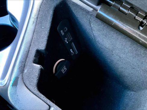 Used 2016 Dodge Challenger SXT image 35