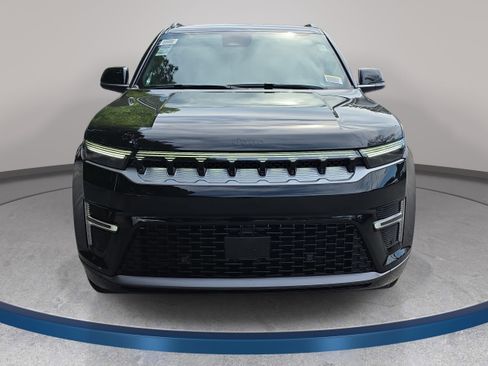 New 2026 Jeep Grand Wagoneer 4WD image 2