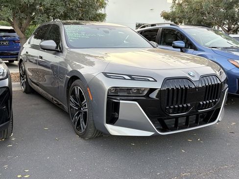 Used 2023 BMW 740i RWD image 3