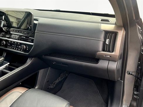 Used 2024 Nissan Pathfinder Platinum w/ Cargo Package image 17