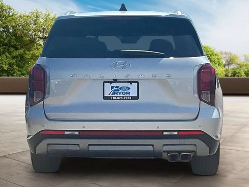 Used 2024 Hyundai Palisade Limited FWD image 4