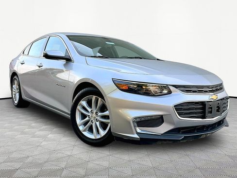 Used 2016 Chevrolet Malibu LT FWD image 3