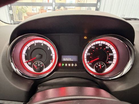 Used 2018 Dodge Grand Caravan SE w/ UConnect Hands-Free Group image 24