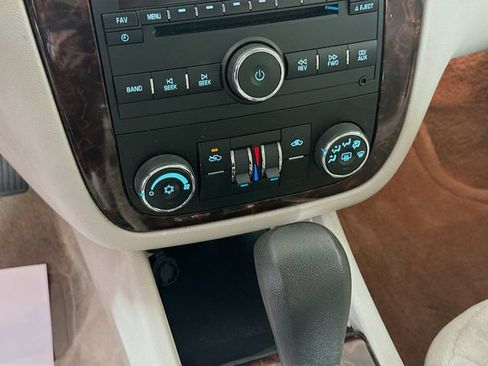 Used 2015 Chevrolet Impala LT w/ LT Sunroof Package FWD image 18