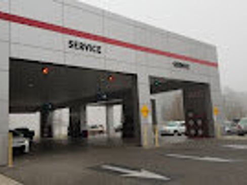 Used 2024 Toyota RAV4 SE w/ Weather Package AWD/4WD image 3