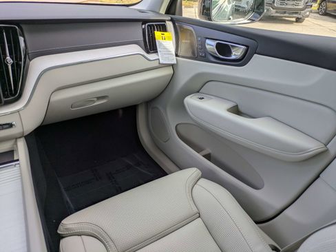 New 2026 Volvo XC60 B5 Ultra w/ Protection Package Premier image 18