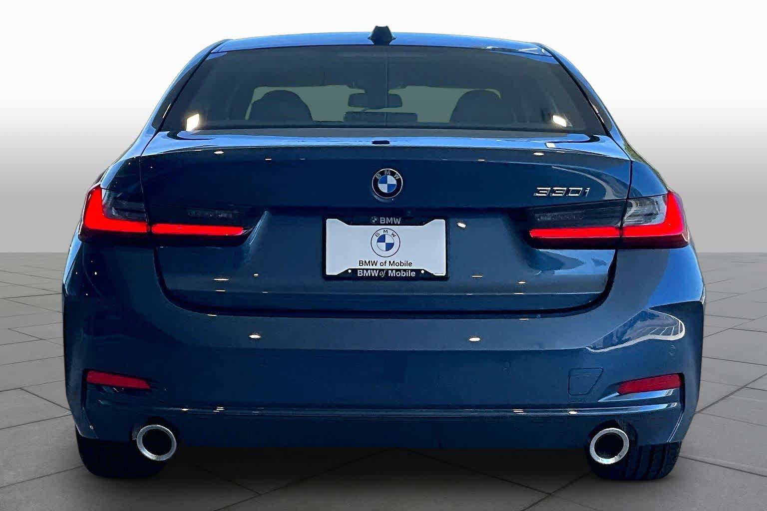 Used 2025 BMW 330i Sedan RWD image 4