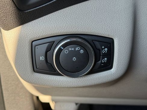 Used 2016 Ford Transit Connect Titanium FWD image 19