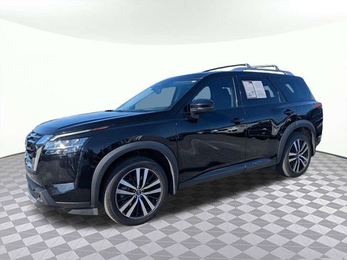 Used 2023 Nissan Pathfinder Platinum w/ Cargo Package image 6