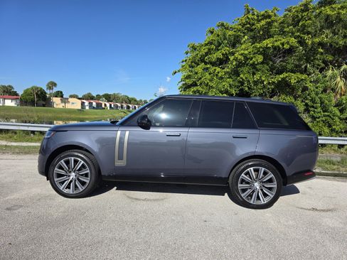 Certified 2024 Land Rover Range Rover Autobiography AWD/4WD image 7