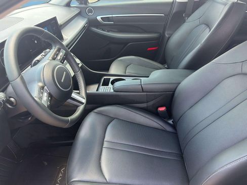Certified 2025 Hyundai Sonata Limited FWD image 5