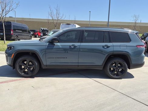 New 2026 Jeep Grand Cherokee L Limited w/ Limited Altitude Package RWD image 2