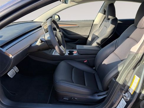 Used 2023 Tesla Model 3 Performance image 2