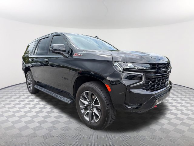 Used 2023 Chevrolet Tahoe Z71 w/ Luxury Package AWD/4WD image 3