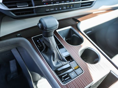 Certified 2024 Toyota Sienna LE image 11