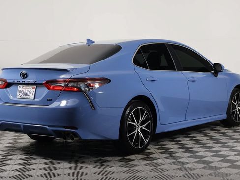 Used 2023 Toyota Camry SE FWD image 4