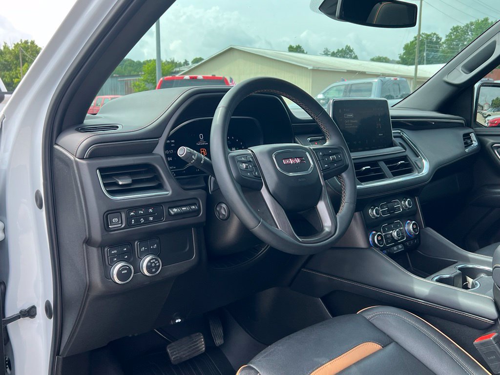 Used 2023 GMC Yukon AT4 w/ AT4 Premium Package AWD/4WD image 13
