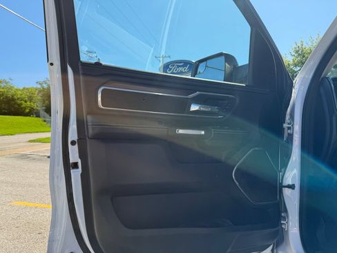 Used 2022 RAM 1500 Laramie AWD/4WD image 17