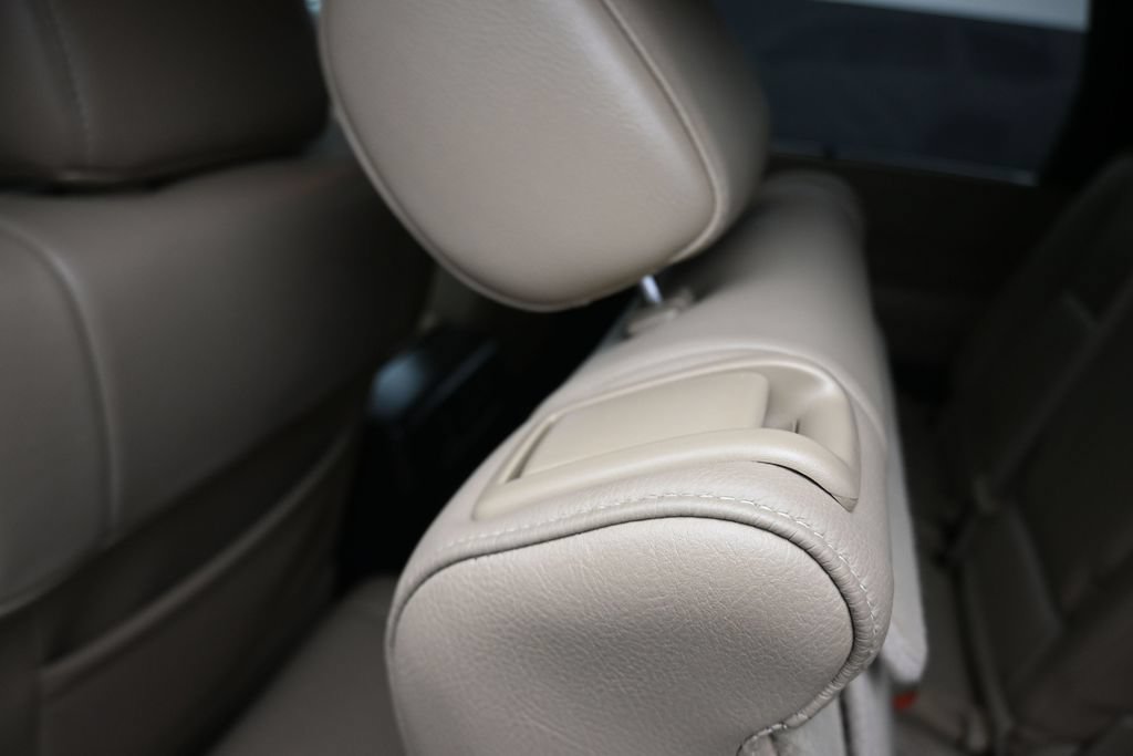 Used 2019 Toyota Sequoia Limited w/ Safety & Convenience Package AWD/4WD image 39