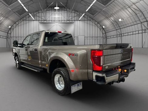 Used 2022 Ford F350 XLT w/ XLT Value Package AWD/4WD image 3