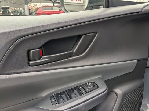 Used 2025 Toyota Prius LE image 14