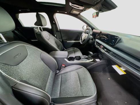 New 2025 Kia K4 GT-Line image 28