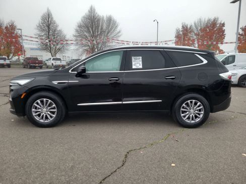 Used 2024 Buick Enclave Premium image 11