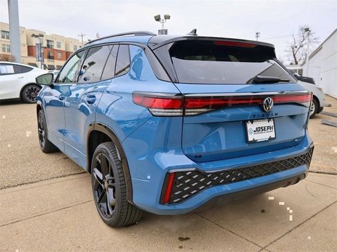 New 2026 Volkswagen Tiguan SE R-Line AWD/4WD image 3