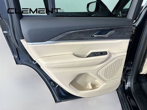 Used 2023 Jeep Grand Cherokee Limited AWD/4WD image 30
