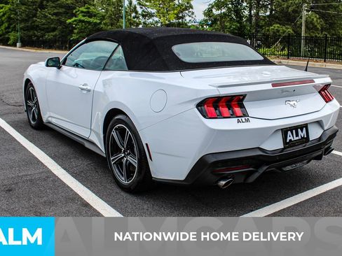Used 2025 Ford Mustang Premium RWD image 5