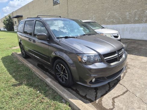 Used 2017 Dodge Grand Caravan GT FWD image 8