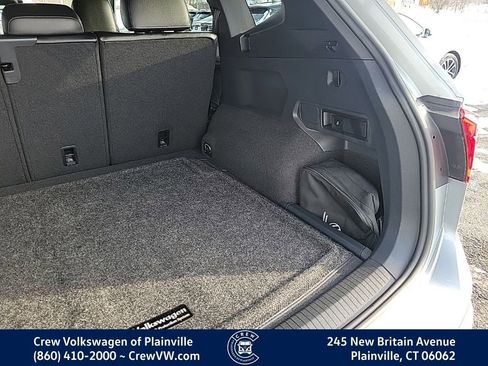 Certified 2022 Volkswagen Tiguan SE R-Line image 51