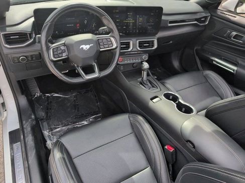 Used 2025 Ford Mustang Premium RWD image 15