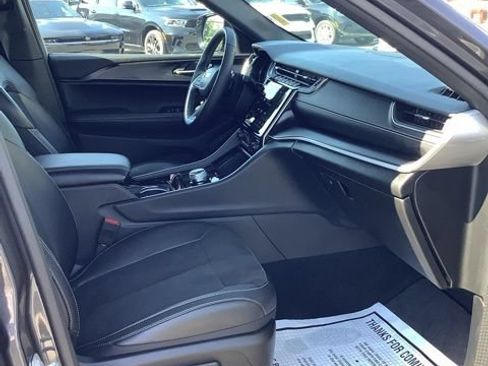 Used 2023 Jeep Grand Cherokee Altitude AWD/4WD image 19