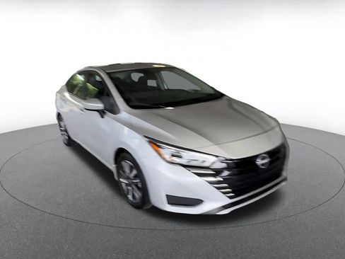 Used 2025 Nissan Versa SV w/ Trunk Package FWD image 5