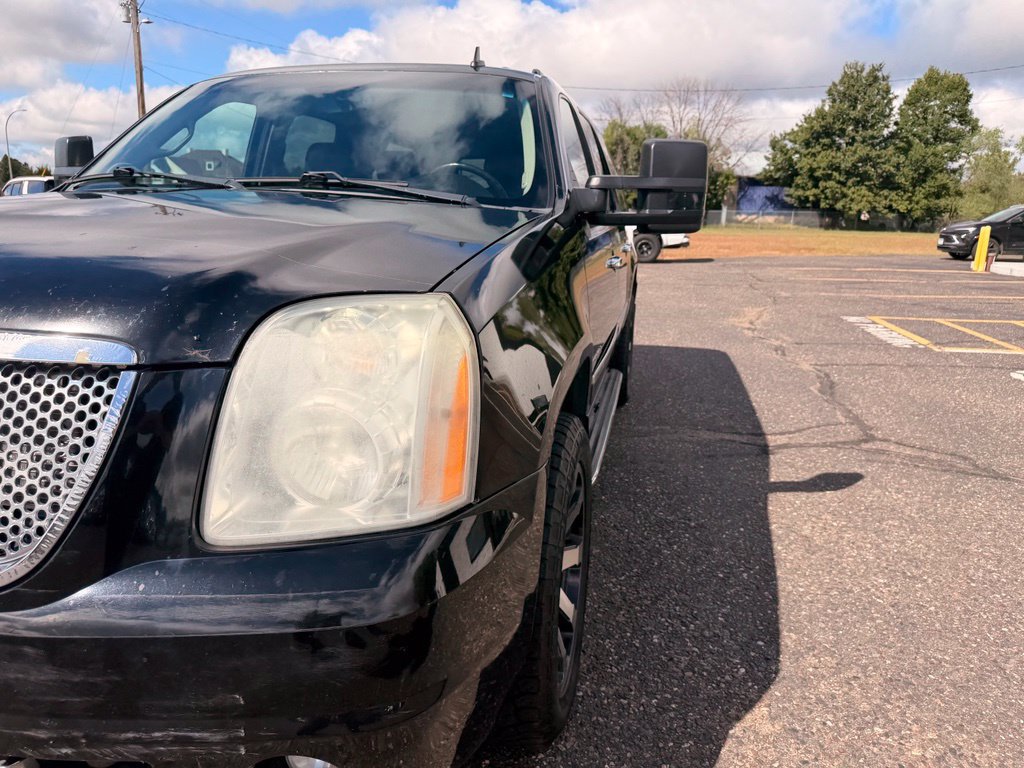 Used 2011 GMC Yukon XL Denali AWD/4WD image 15