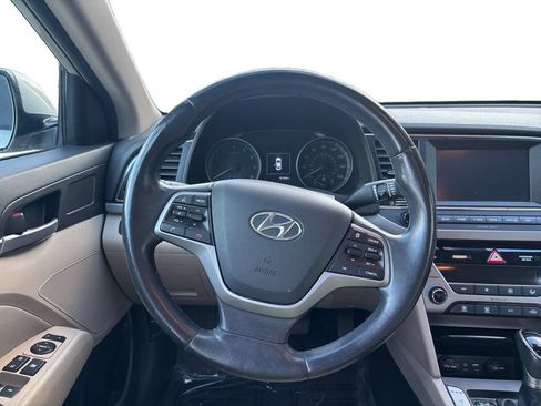 Used 2017 Hyundai Elantra SE w/ SE A/T Tech Package 03 FWD image 13