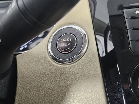 Used 2018 Nissan Rogue SL w/ Premium Package AWD/4WD image 30
