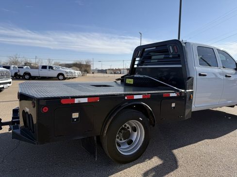 Used 2024 RAM 5500 Tradesman w/ Chrome Appearance Group image 4