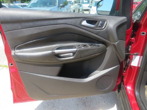 Used 2013 Ford C-MAX Energi SEL w/ Interior Protection Pkg image 9