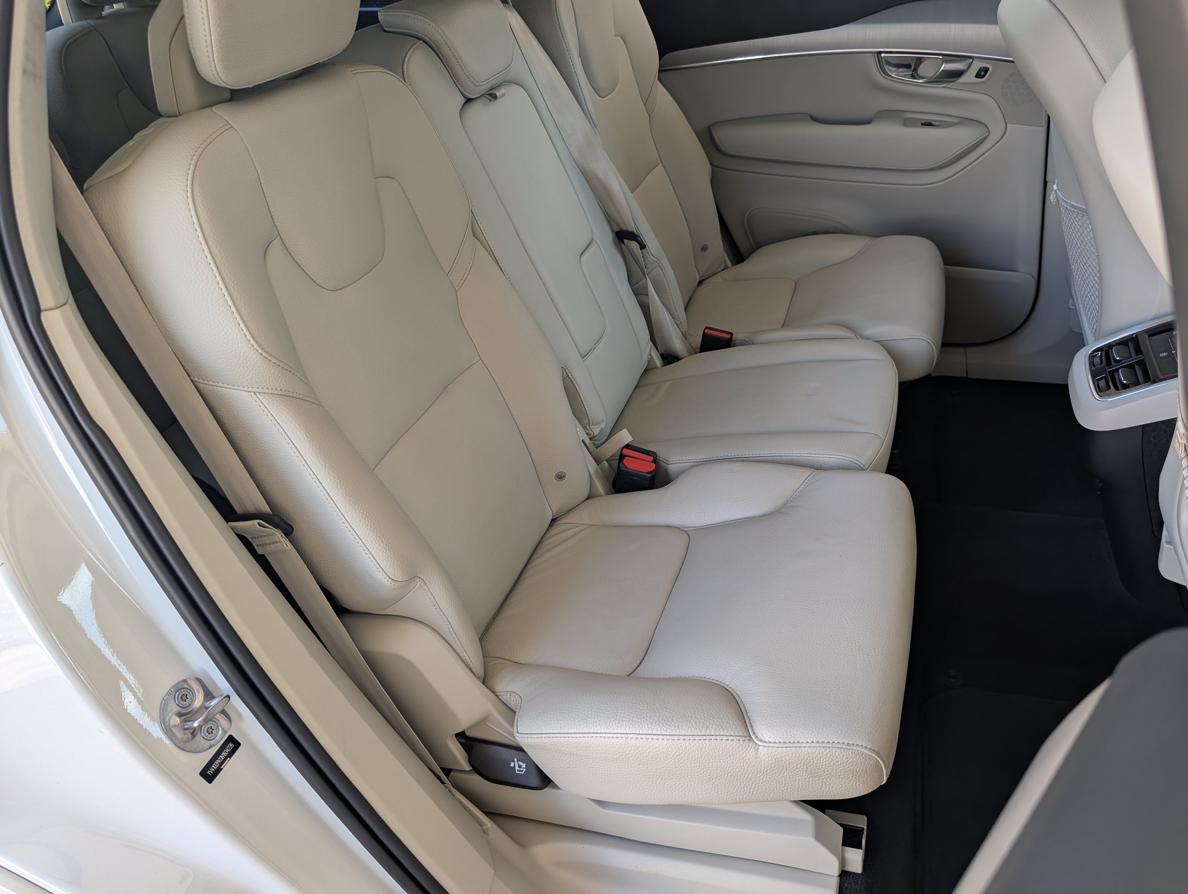 Used 2022 Volvo XC90 T5 Momentum AWD/4WD image 23