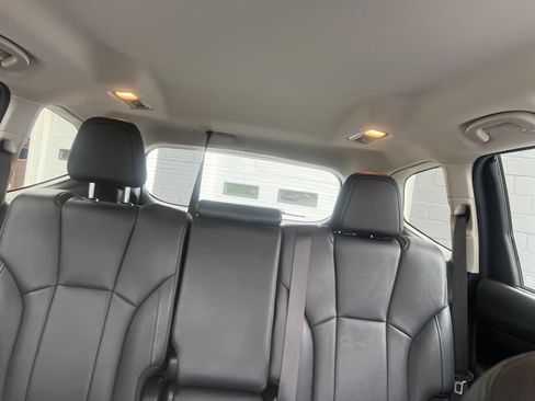 Used 2024 Subaru Ascent Limited AWD/4WD image 19