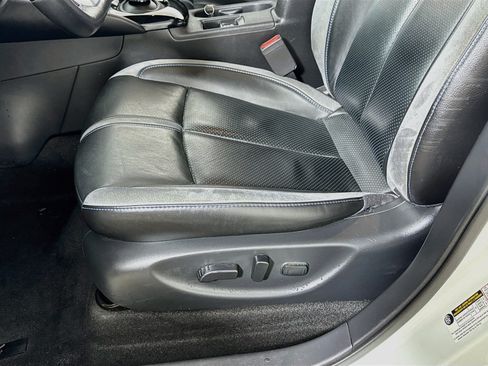 Used 2018 Nissan Leaf SL w/ SL Technology Package FWD image 21