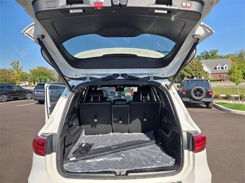 New 2024 Mercedes-Benz GLB 250 4MATIC image 35