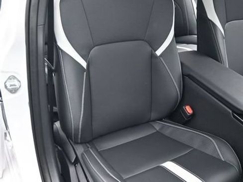 Used 2025 Toyota Camry SE FWD image 16